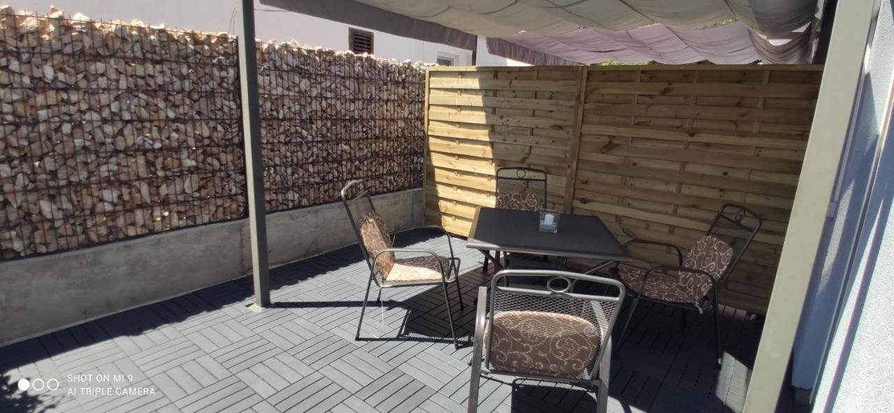 Apartmani Ab Pirovac Buitenkant foto